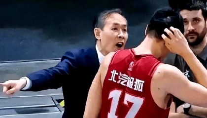 乐鱼体育官方入口-拿600万，打鱼腩正负值0+被杨文学单吃2次，球迷：原地退役吧